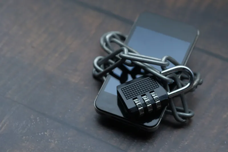 Same App, 12 Phones, Completely Different Stories: What Your Device Manufacturer Isn't Telling You